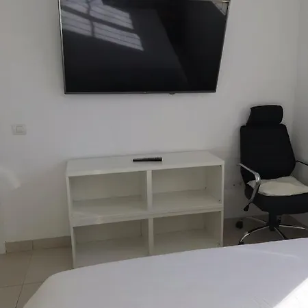 Grosse Terrasse. Modern. Office. Solarium Apartment